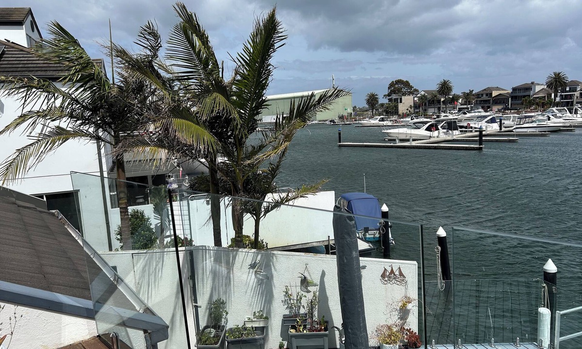 Patterson Lakes House | Waterfront 3 bed Townhouse in gated community