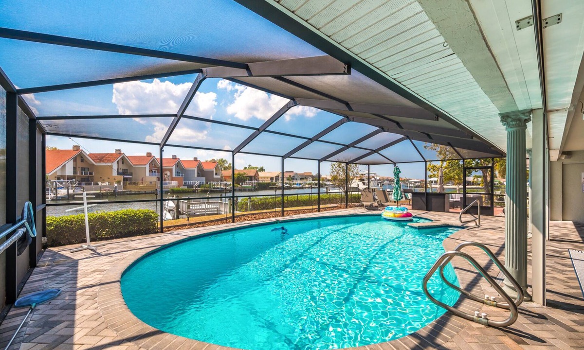 Bal Harbour House | Waterfront 3B/2BA private pool & private dock, free kayaks,