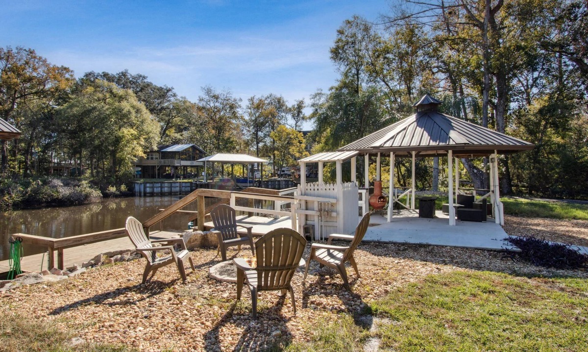 Middleburg House | Waterfront 3BR Home w/Private Boat Ramp & Firepit
