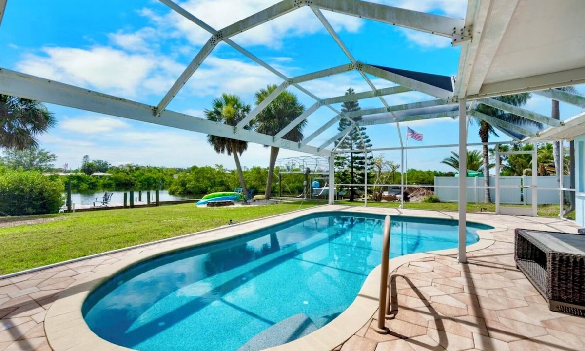 Englewood House | Waterfront 3BR – Pool, Dock, Kayaks & Beach