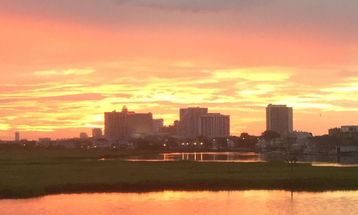 Ventnor City Apartment | Waterfront apartment with sunrise views