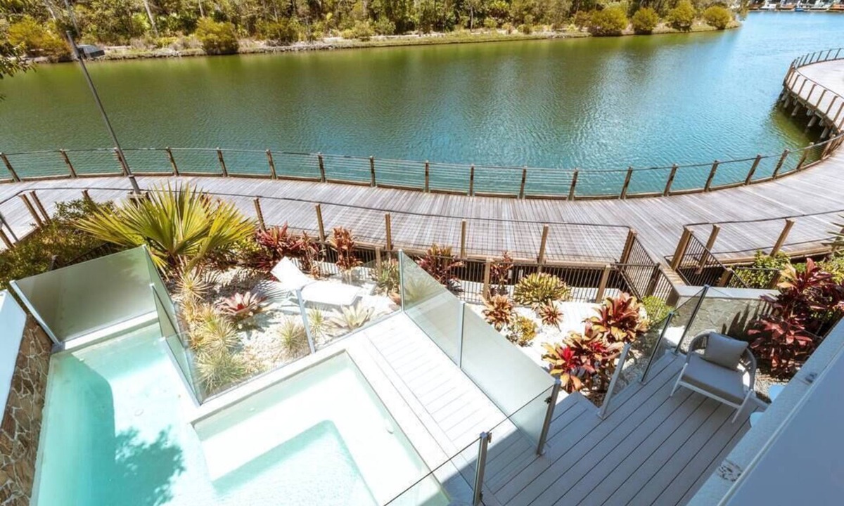 Maroochydore House | Waterfront at Serenity