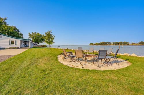 Bay City House | Waterfront Bay City Home w/Dock & Boat Launch!