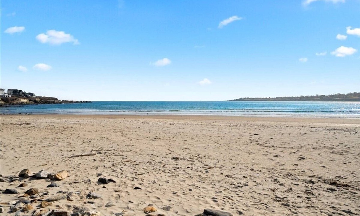 Bonnet Shores House | WATERFRONT Beach House, Private Beach Access!!