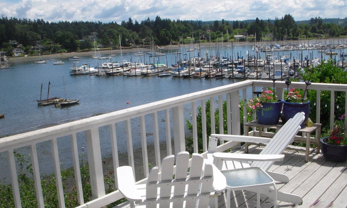 Vashon Island House | Waterfront Beachhouse: Best Harbor Location and View