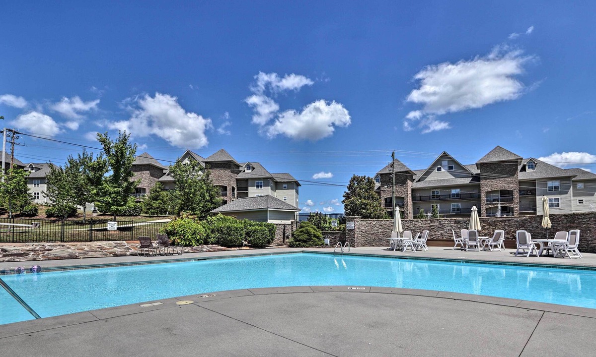 Bean Station Condo | Waterfront Bean Station Condo w/Balcony & Views!