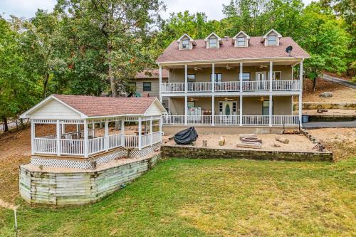 Sylvan Shores House | Waterfront Beaver Lake House w/Deck & Fire Pit!