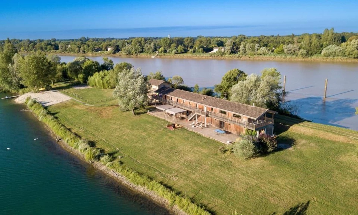 Baurech House | Waterfront ★ Big house ★ Baurechinsolite