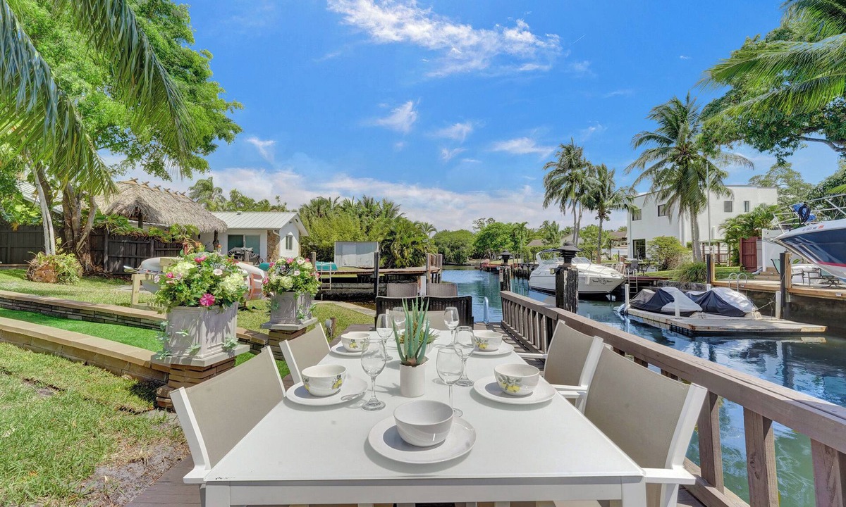 Fort Lauderdale House | Waterfront Bliss. Hot Tub/Kayaks