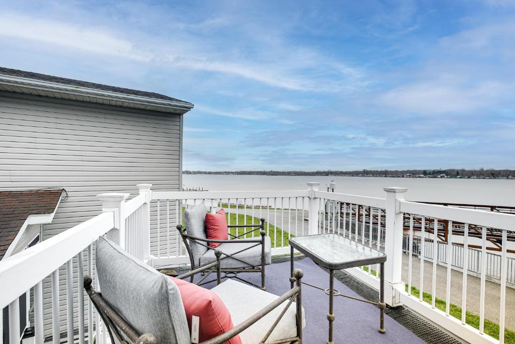 Buckeye Lake House | Waterfront Buckeye Lake House: Deck + Views!