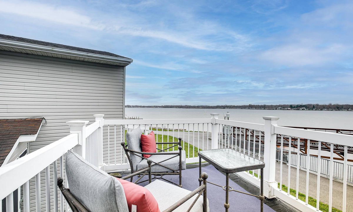 Buckeye Lake House | Waterfront Buckeye Lake House: Deck + Views!