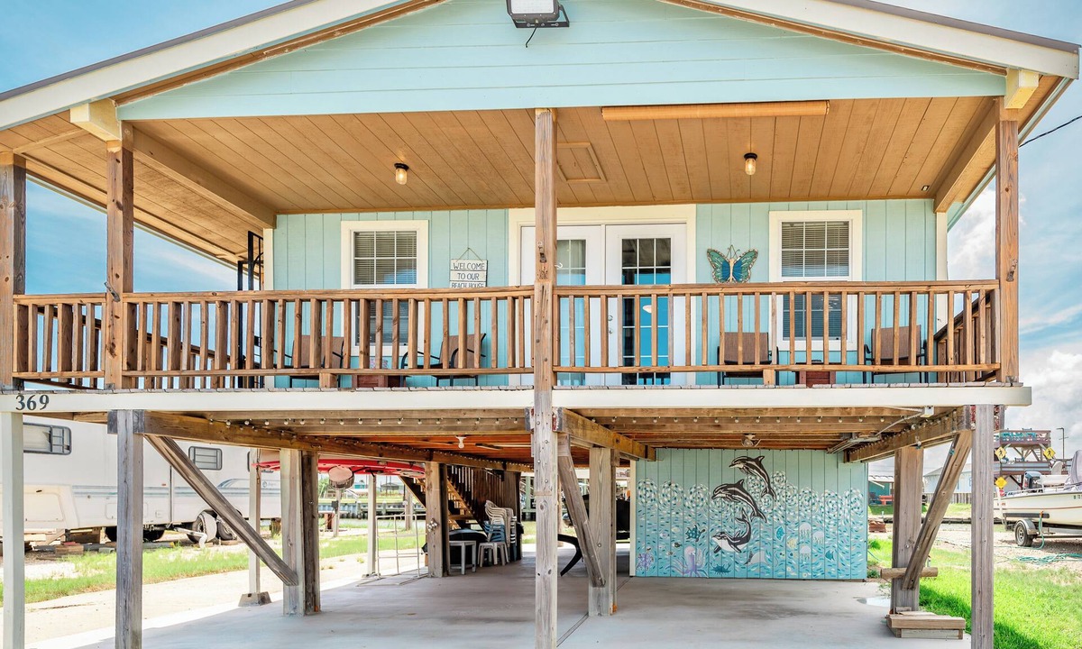 Cedar Lane House | Waterfront Bungalow w/Pier & Amazing Views