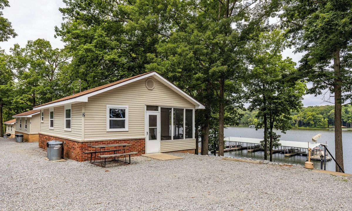 Benton Cabin | Waterfront Cabin for up to 6