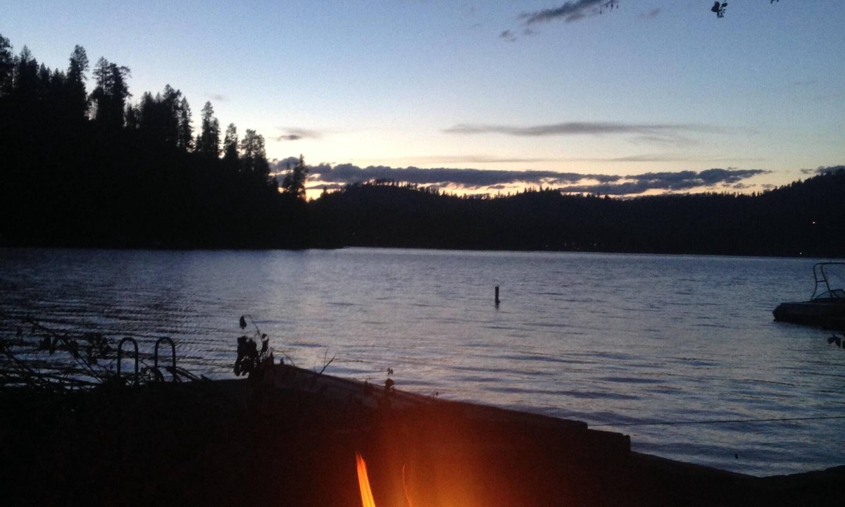 Loon Lake Cabin | Waterfront Cabin on Cedar Bay at Deer Lake. Awesome!