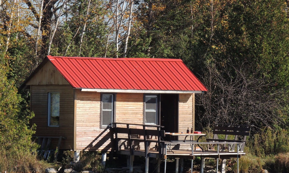 Glen Huron Cabin | Waterfront Cabin On Private Trout Lake