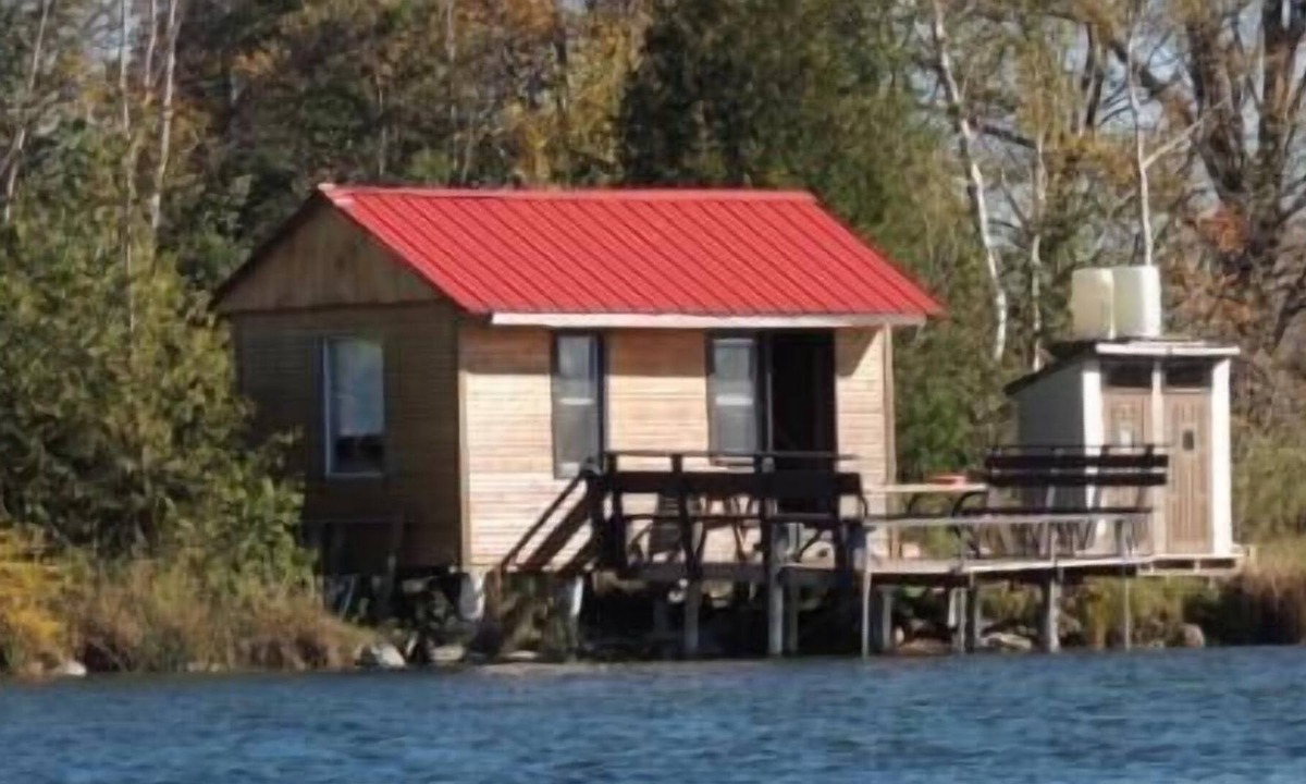 Glen Huron Cabin | Waterfront Cabin On Private Trout Lake