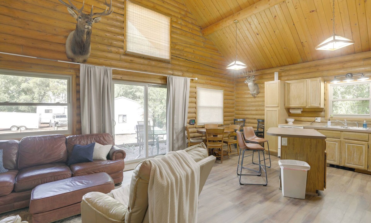 Sheridan Cottage | Waterfront Cabin w/Bighorn Mountain Views!
