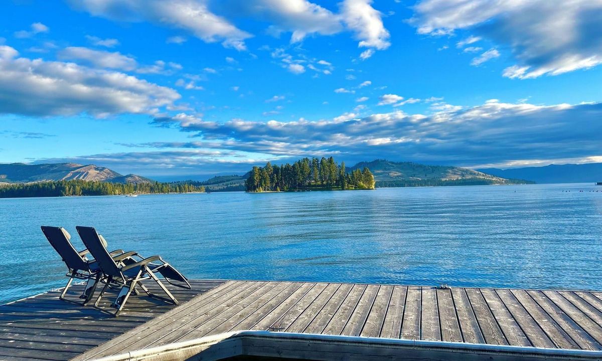 Big Arm Cabin | Waterfront cabin with wifi