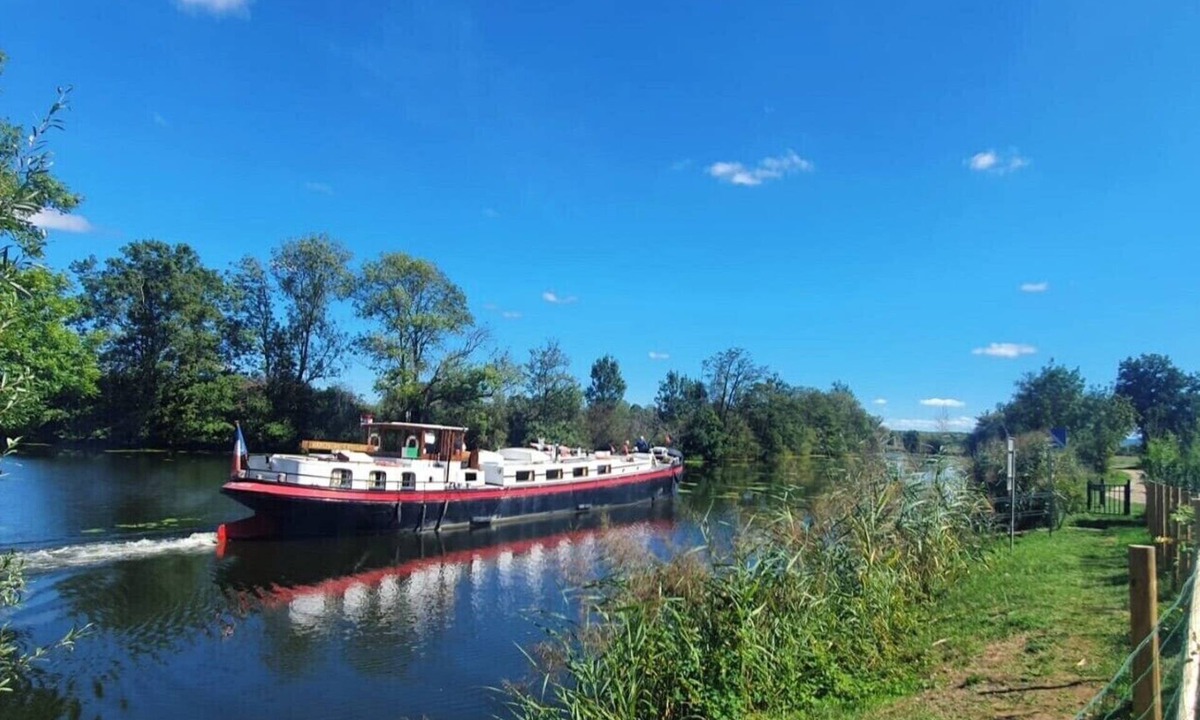 Sornay Bed & Breakfast | Waterfront Chalet, Chambre & Table d'Hôtes