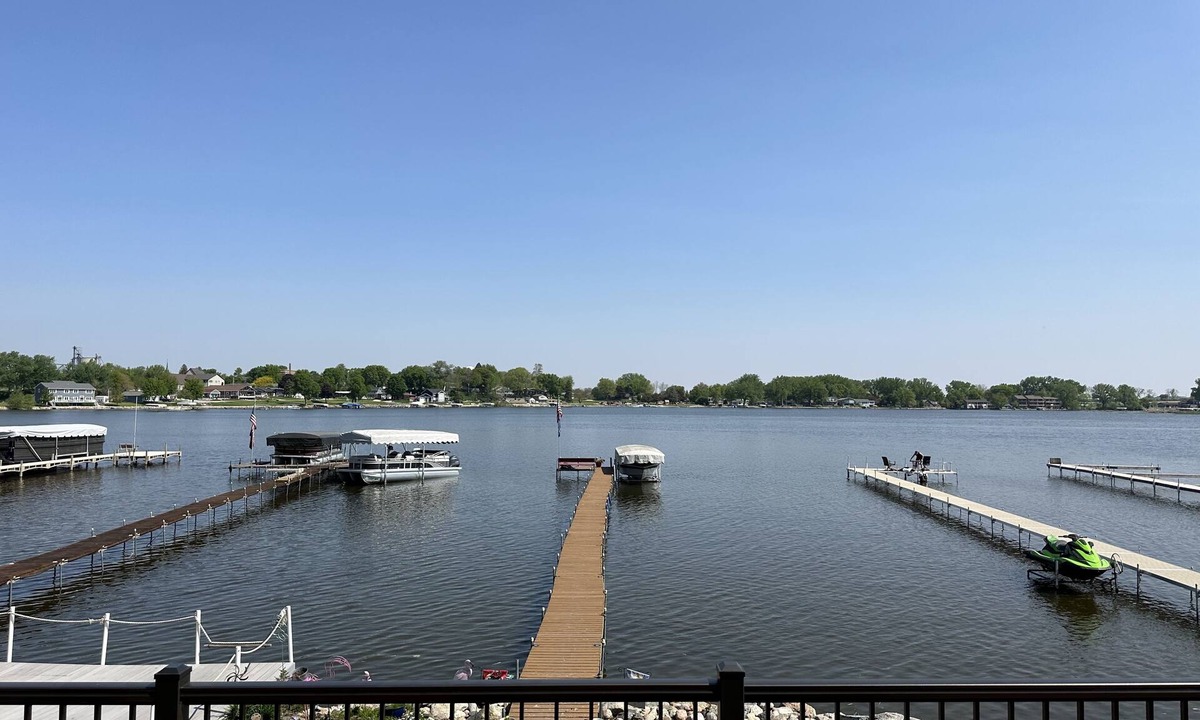 Ventura House | Waterfront Clear Lake home - Private Dock - use our paddle board & kayak!