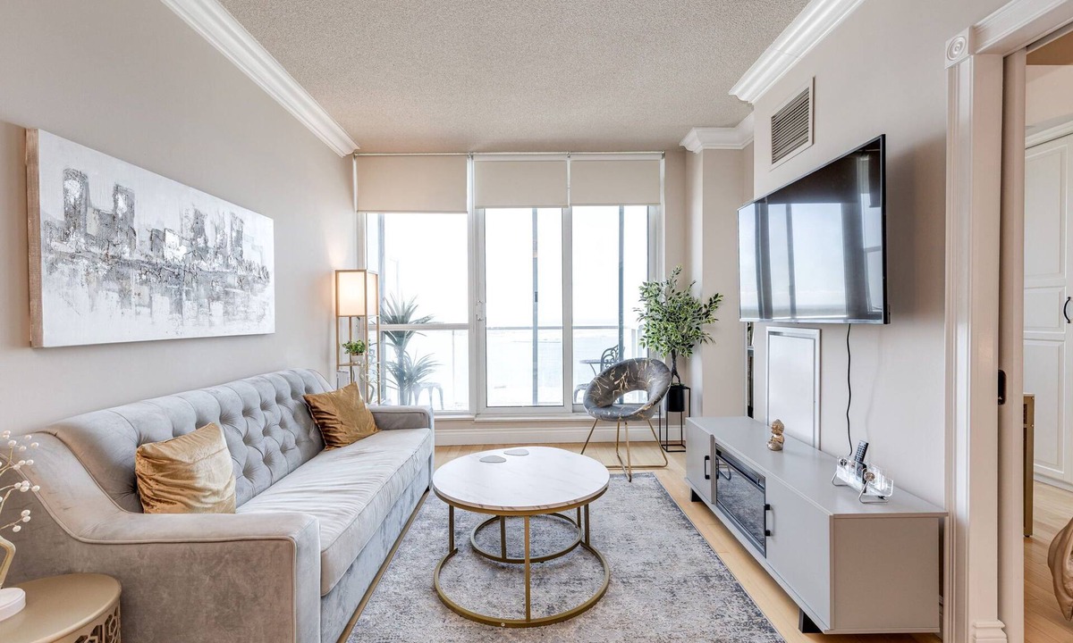 Central Waterfront Condo | Waterfront Condo at Prime Harbourfront Location