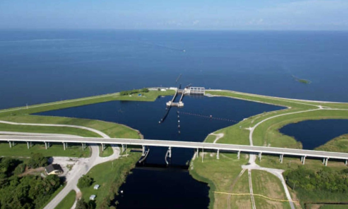 Clewiston Condo | Waterfront Condo by the Marina