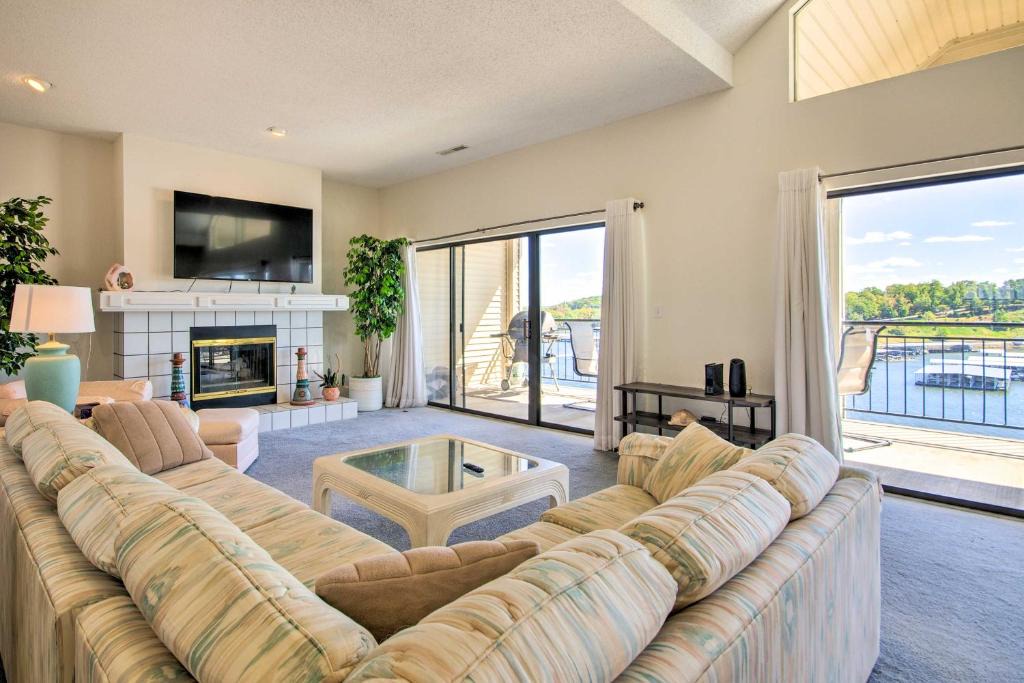 Lake Ozark House | Waterfront Condo w/Resort Perks in Lake Ozark!