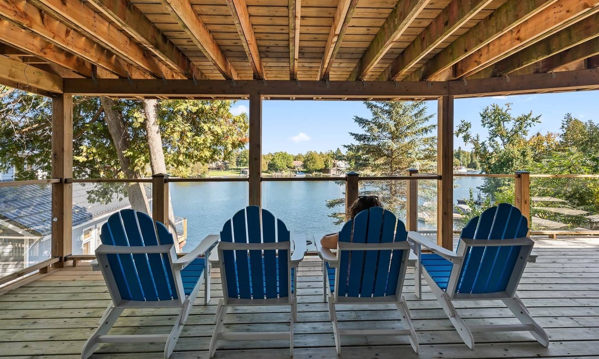 Fenelon Falls Cottage | Waterfront Cottage w/Firepit, Boathouse, Canoes & Game Room