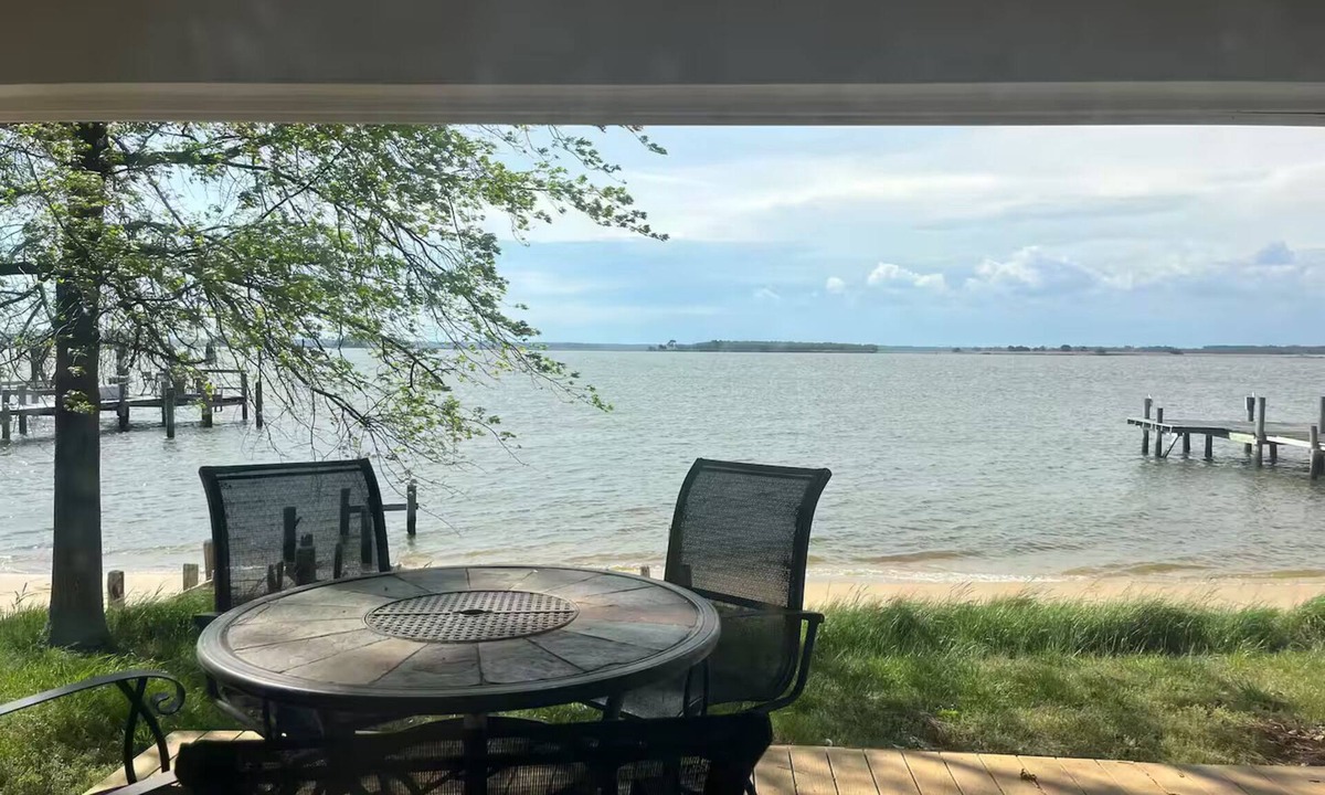 Mount Vernon Cottage | Waterfront Cottage in Mt. Vernon