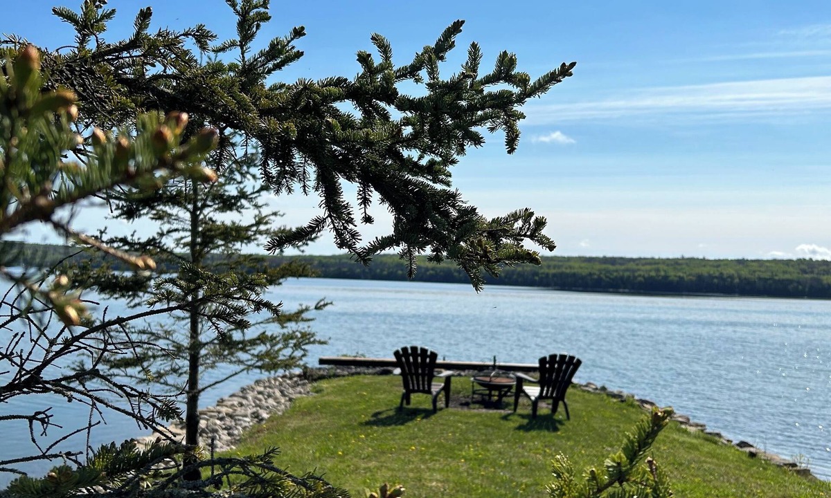 Manitowaning Cottage | Waterfront Cottage