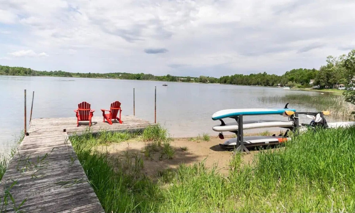 Glen Huron House | Waterfront Cottage - Lower Unit - 2 Bedroom - Private Beach