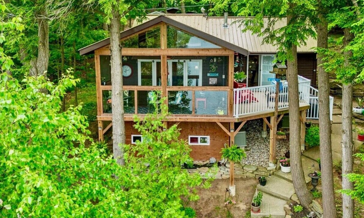 Tay Valley Cottage | Waterfront cottage on Christie Lake! nArrive, unwind, and enjoy.