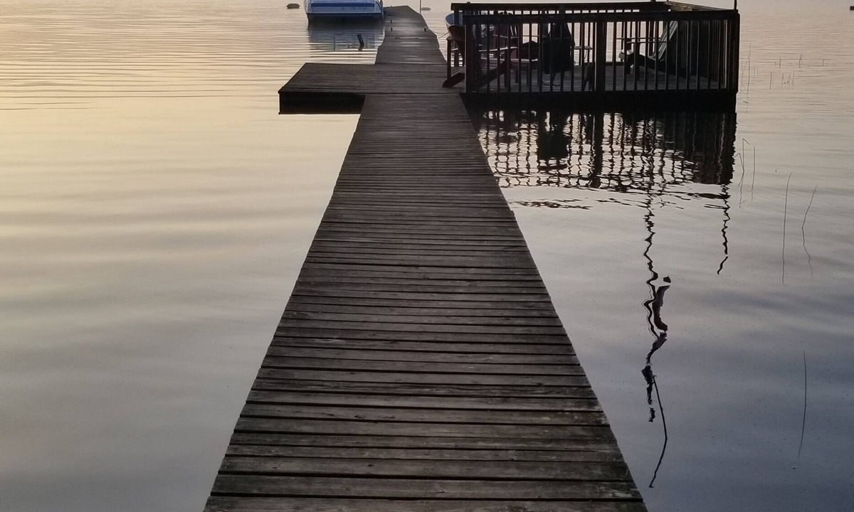 Tarbutt and Tarbutt Additional Cottage | Waterfront Cottage near Richards Landing