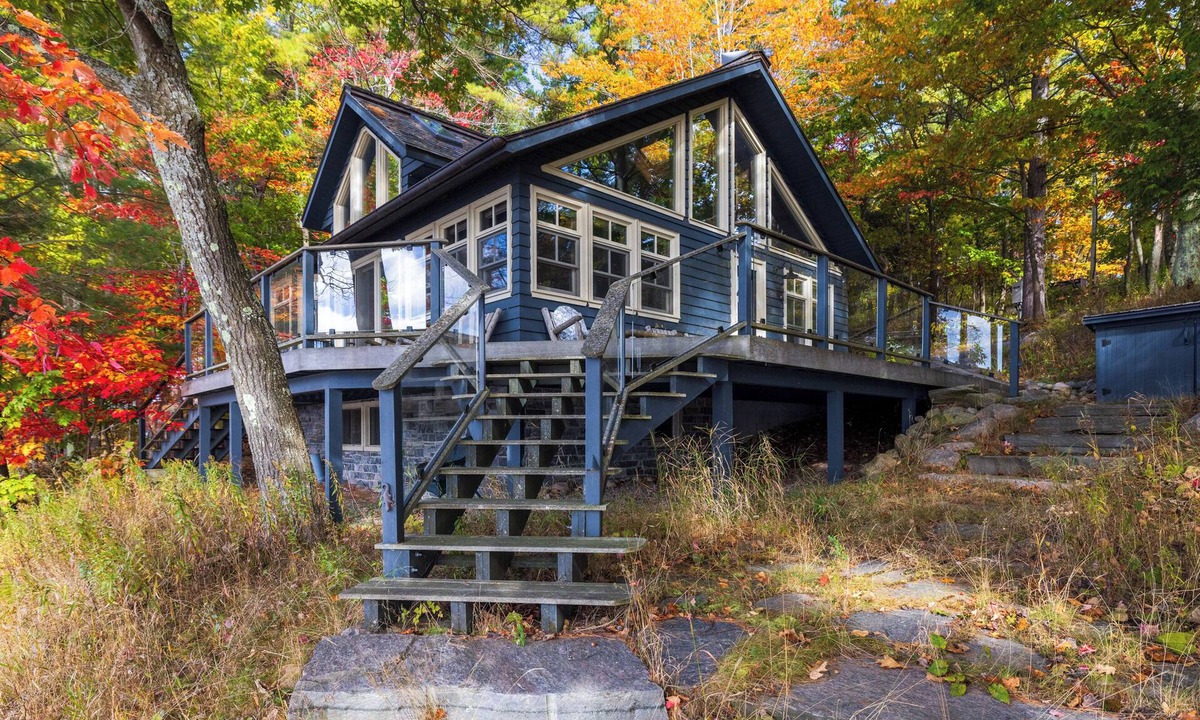 Carling Cottage | Waterfront Cottage on Georgian Bay with Sandy Beach