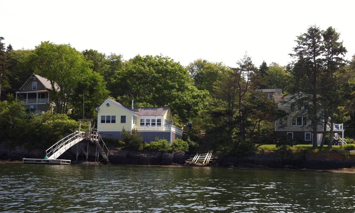Georgetown Cottage | Waterfront Cottage with Dock