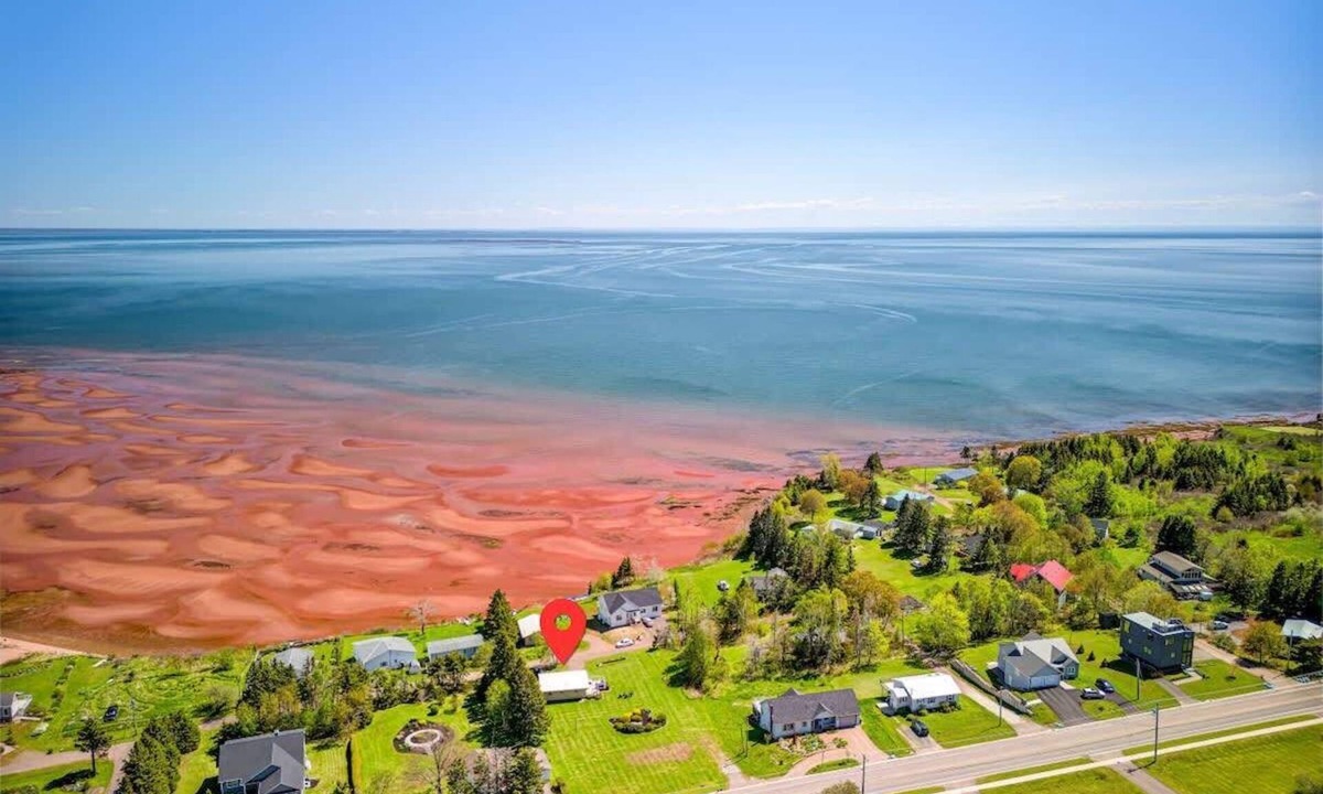 Stratford House | Waterfront Cottage with Beach Access & Views!