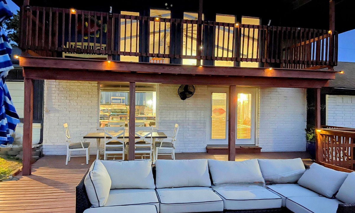 Hoyt House | Waterfront~Cove & Lake View~4 Tied Deck to Water~3 Bed + Loft~