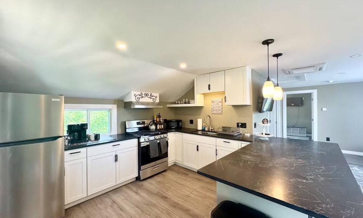 Glasco Apartment | Waterfront/Dog Friendly/Firepit/1 bedroom 2 beds