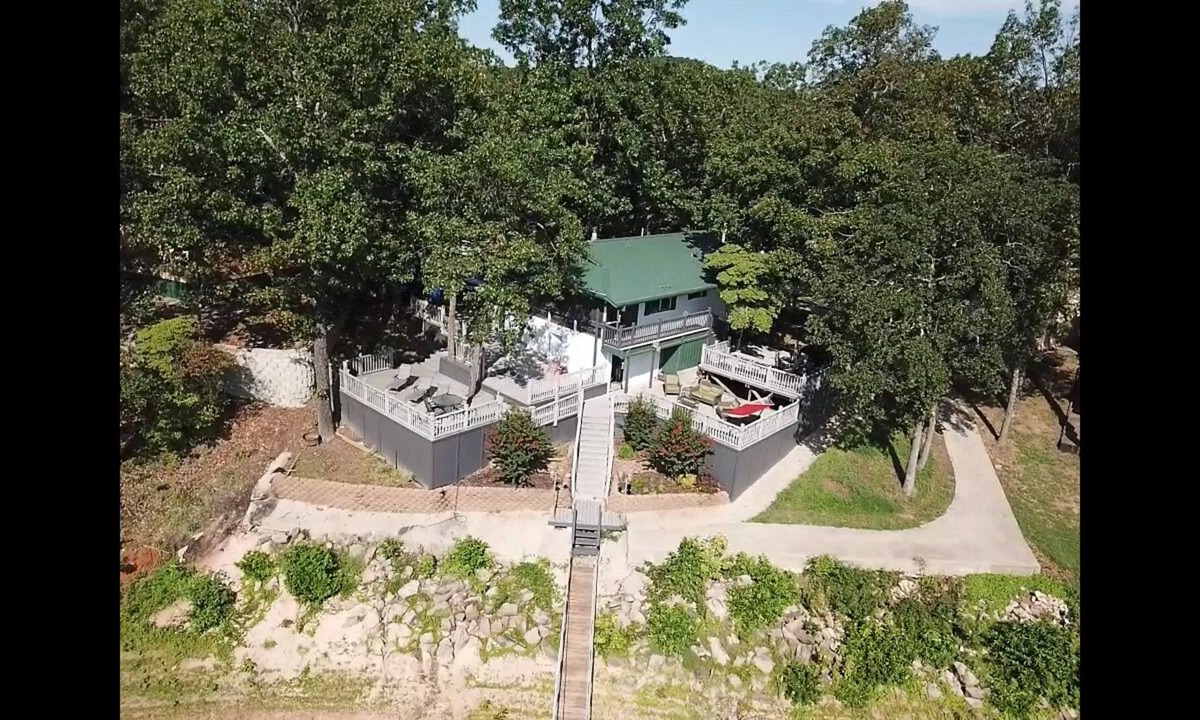 Hoyt House | Waterfront Eufaula Lake house in Hidden Paradise with dock and slip