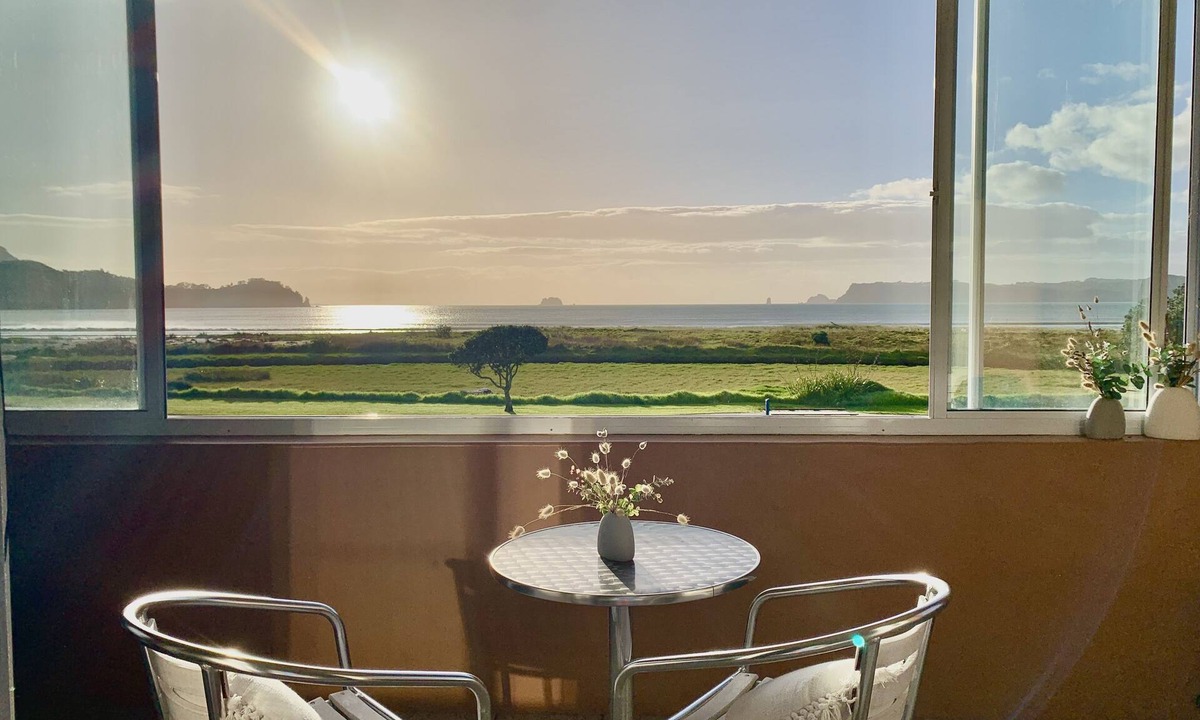 Whitianga Apartment | Waterfront fabulous view, spacious studio, heated pool & 10 mins walk into town.