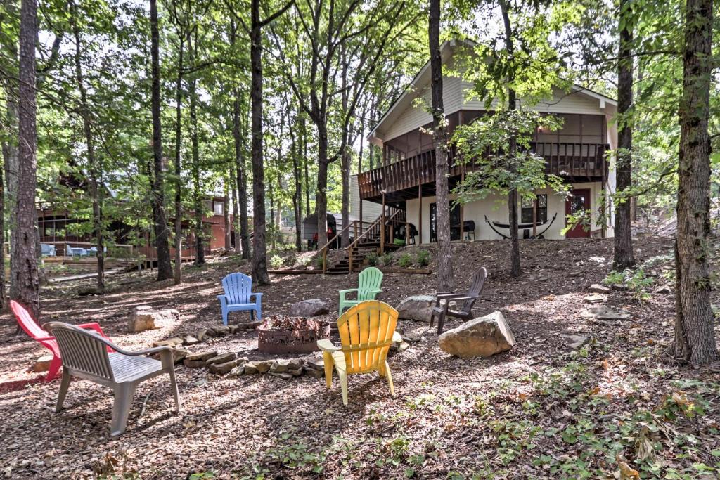 Fairfield Bay House | Waterfront Family Home with Deck, 5 Miles to Marina!
