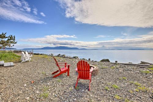 Ferndale House | Waterfront Ferndale Home: Deck + Beach Access