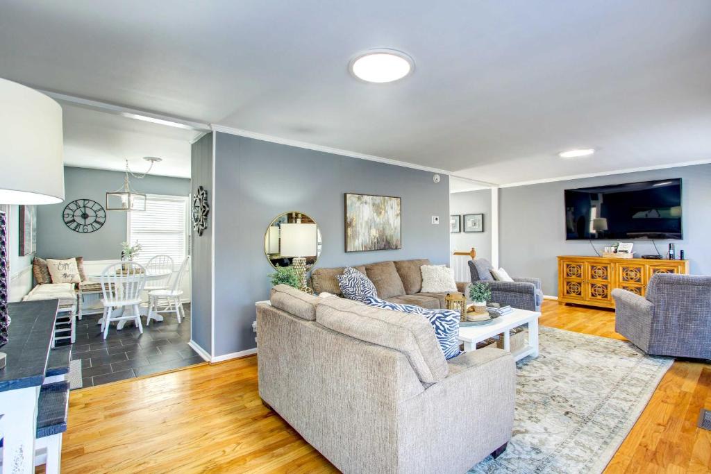 Florence House | Waterfront Florence Home w/Private Dock!