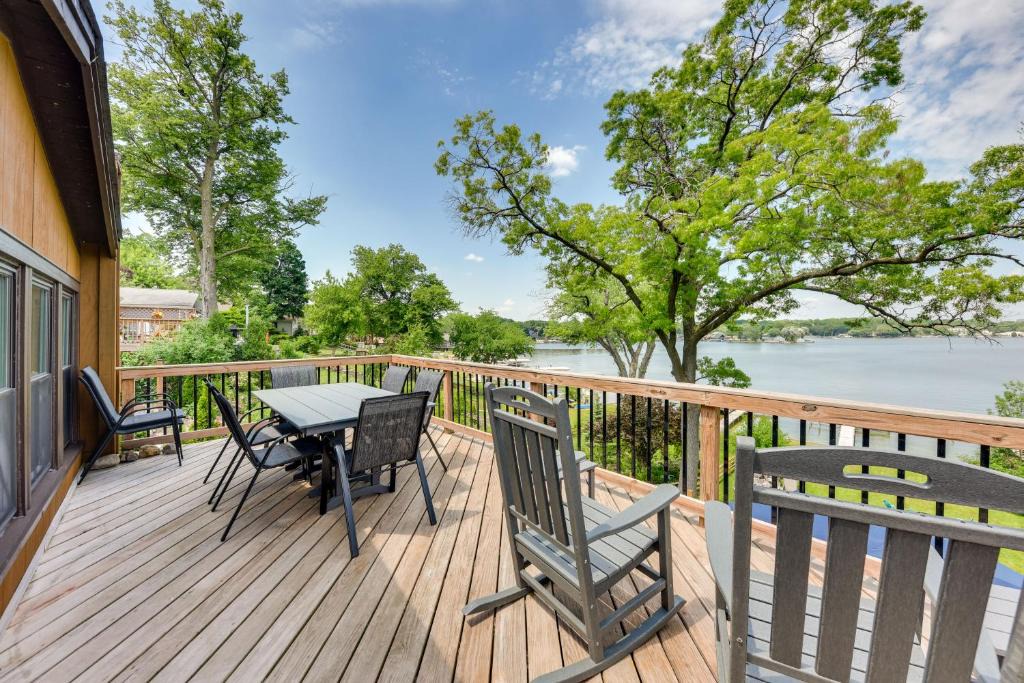 Fox Lake House | Waterfront Fox Lake Vacation Rental with Fire Pit!