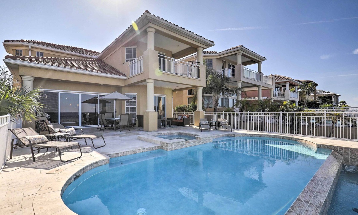 Apollo Beach House | Waterfront Gem w/Pool & Dock in Apollo Beach