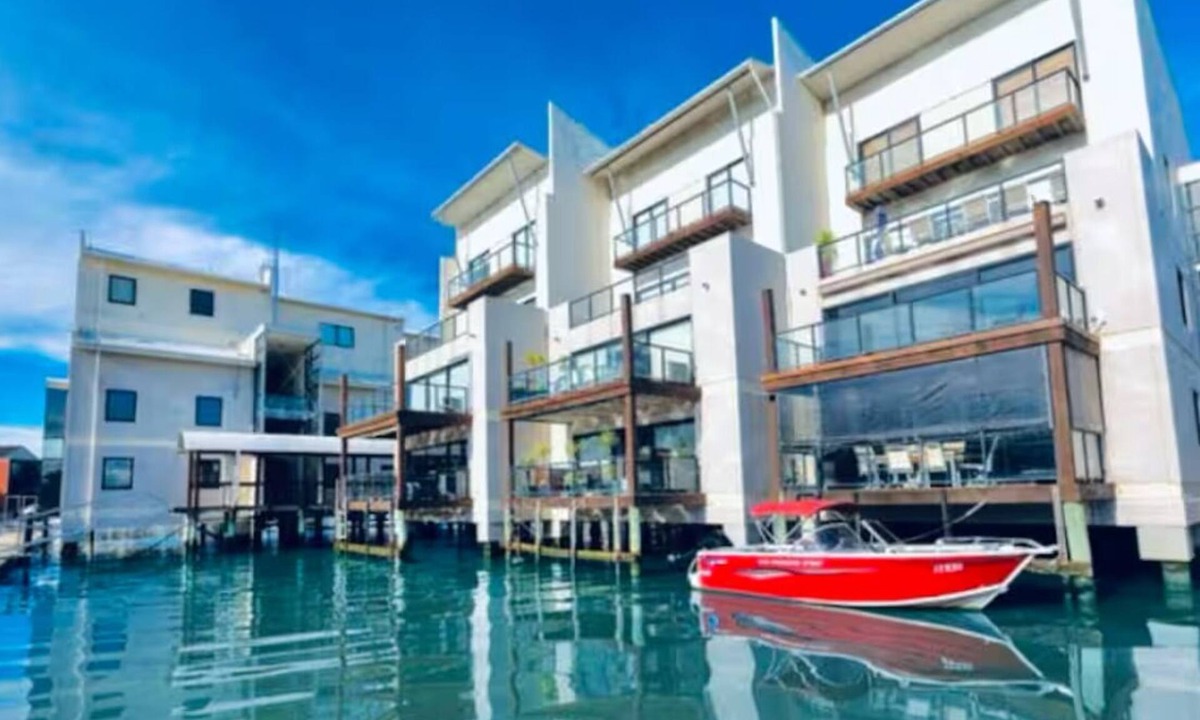 Patterson Lakes Apartment | Waterfront Getaway