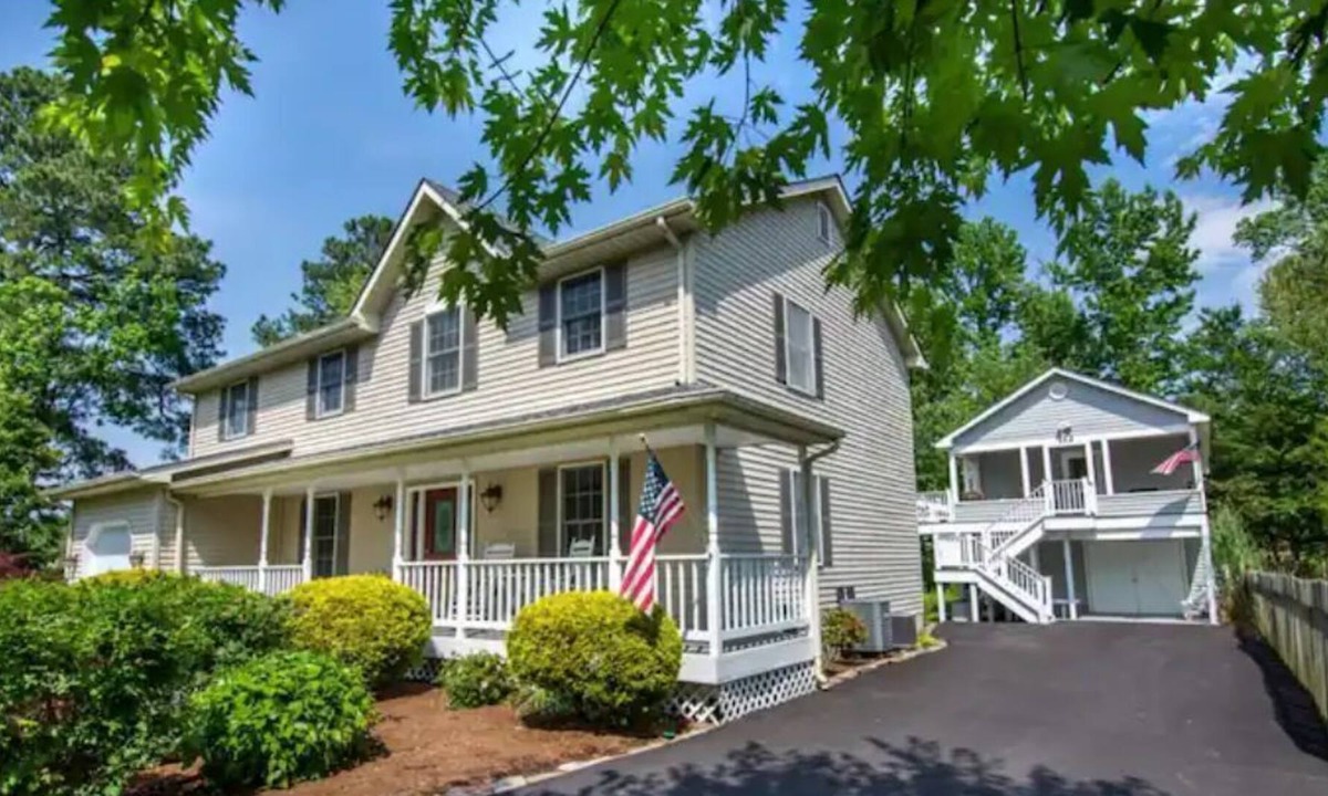 Chester House | Waterfront Getaway on Cox Creek