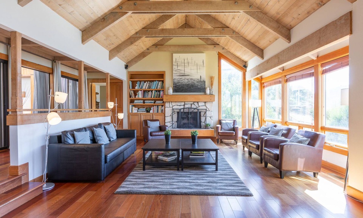 Strawberry House | Waterfront Getaway San Francisco area