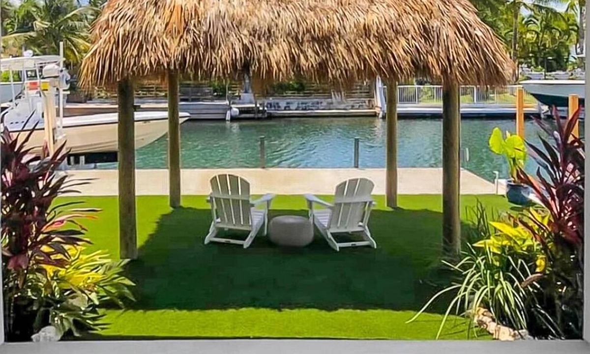 Plantation Tropical Park Apartment | Waterfront getaway with hot tub in keys paradise!