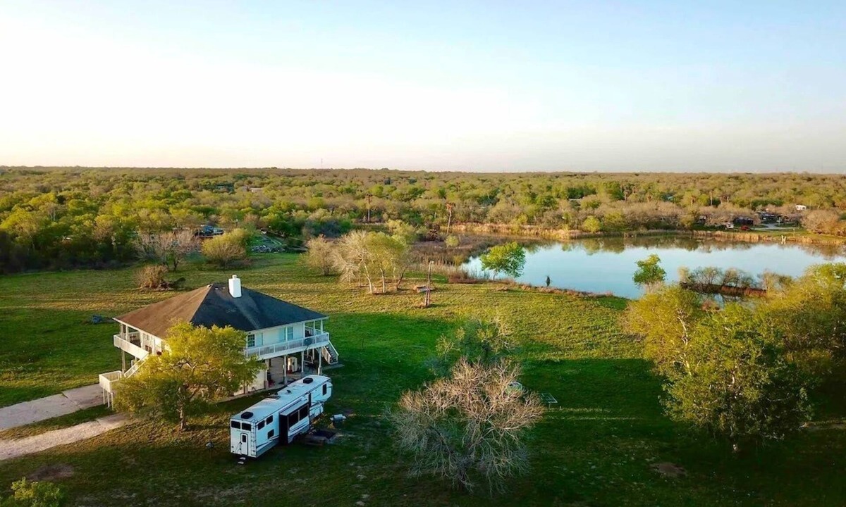 Mathis House | Waterfront Glamping at Lake Mathis